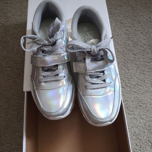 YRU dolls kill aire silver platform sneakers Space Alien Shoe Chain Charm 8 New - Picture 14 of 16